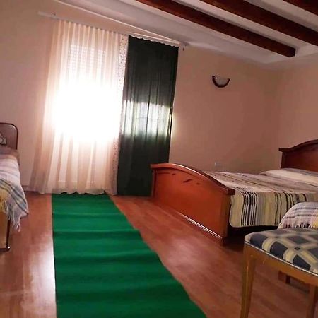 Hotel Vila Verd Korce Exterior foto