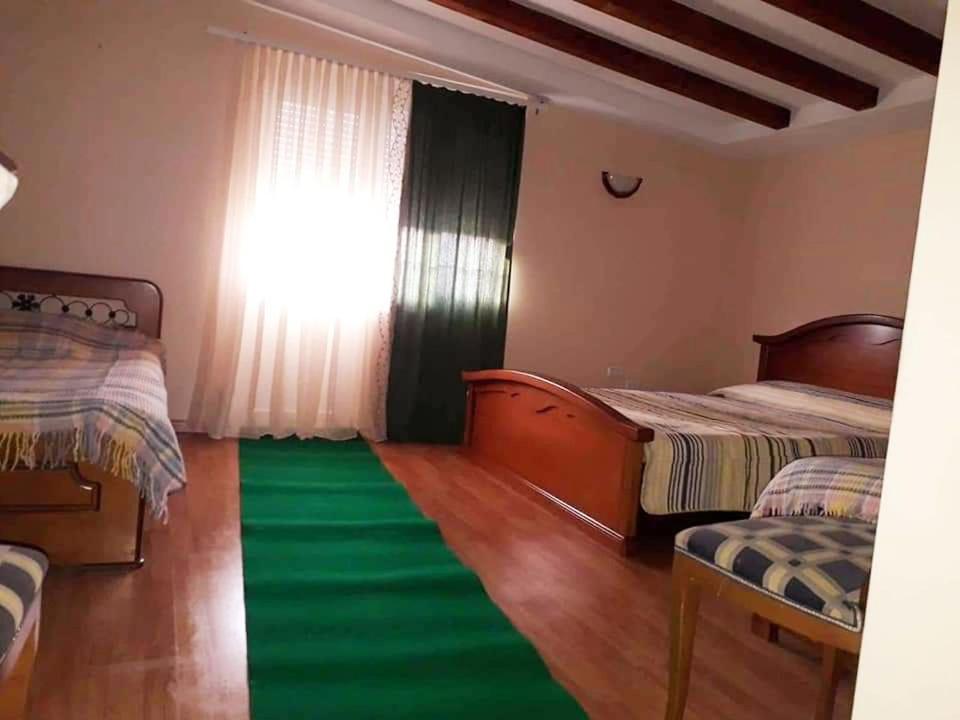 Hotel Vila Verd Korce Exterior foto