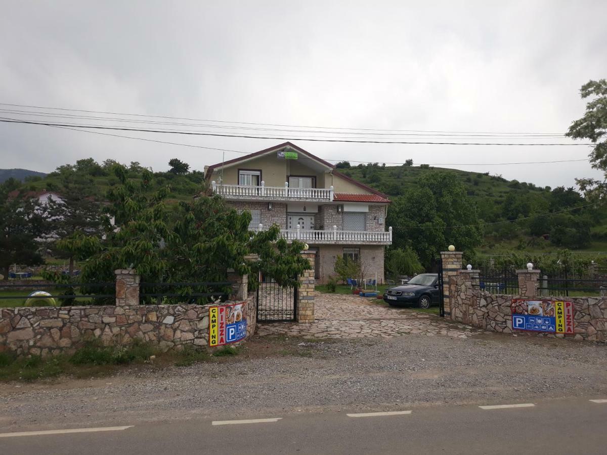 Hotel Vila Verd Korce Exterior foto